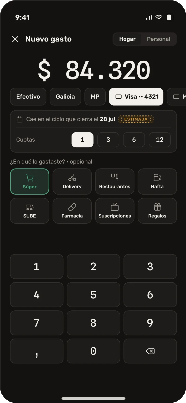 Pantalla de alta rápida de gasto con teclado numérico propio y selector de cuotas.