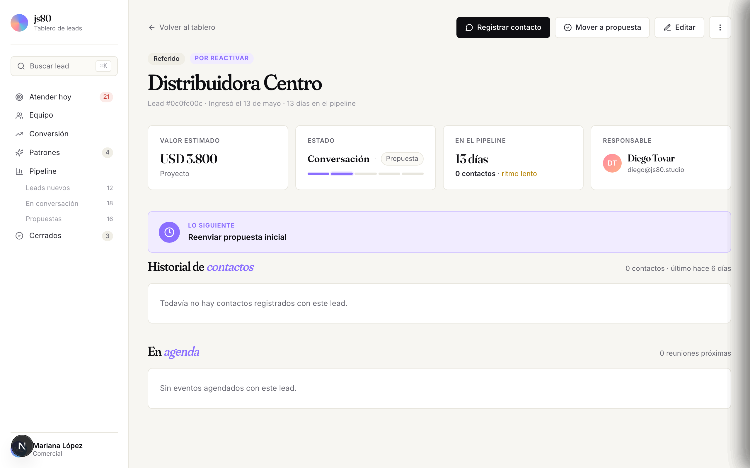 Ficha de detalle de un lead con valor, estado, agenda y contactos